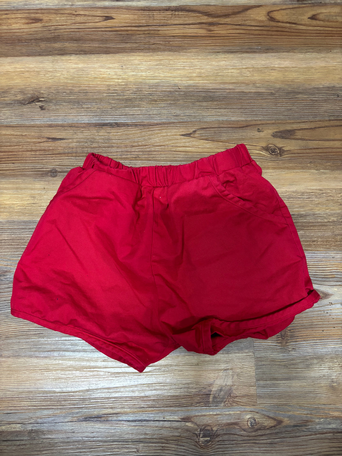 Smocking Dog Red Shorts