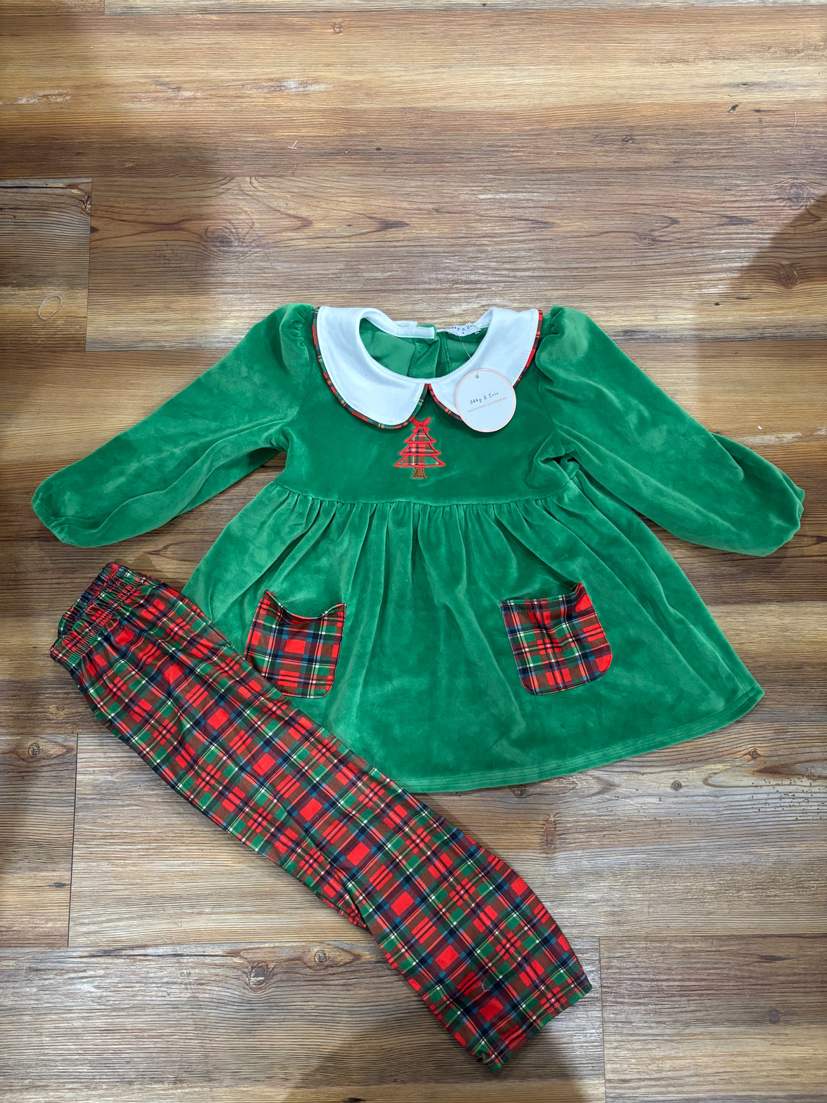 NWT Girls Velvet Plaid Christmas Tree Set